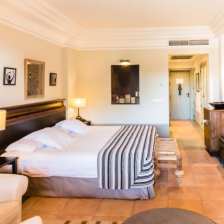 โรงแรมวินชีเอสเทรลลาเดลมาร์ มาร์เบยา ภายนอก รูปภาพ A room at the hotel