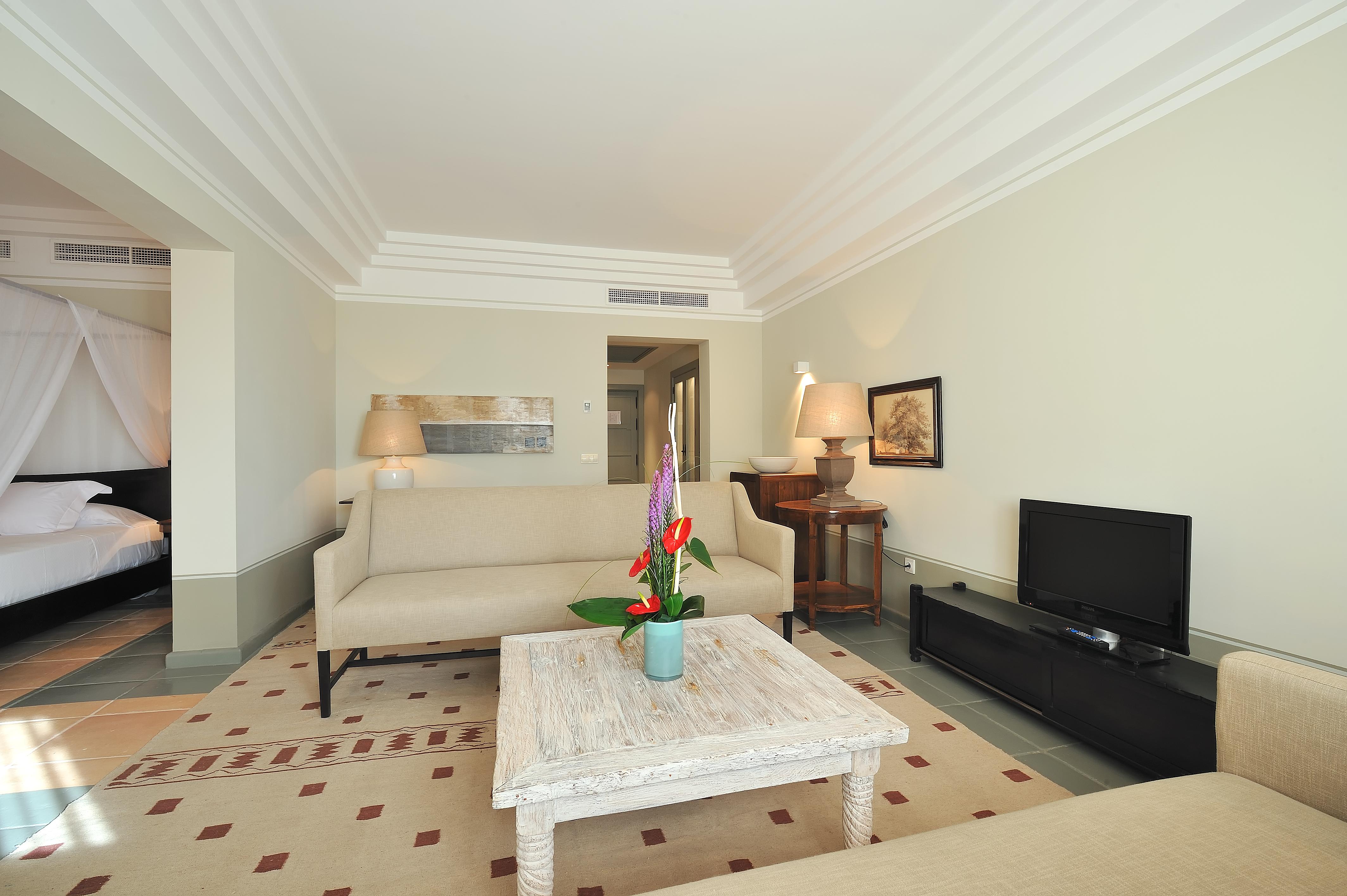 โรงแรมวินชีเอสเทรลลาเดลมาร์ มาร์เบยา ภายนอก รูปภาพ A suite at the hotel