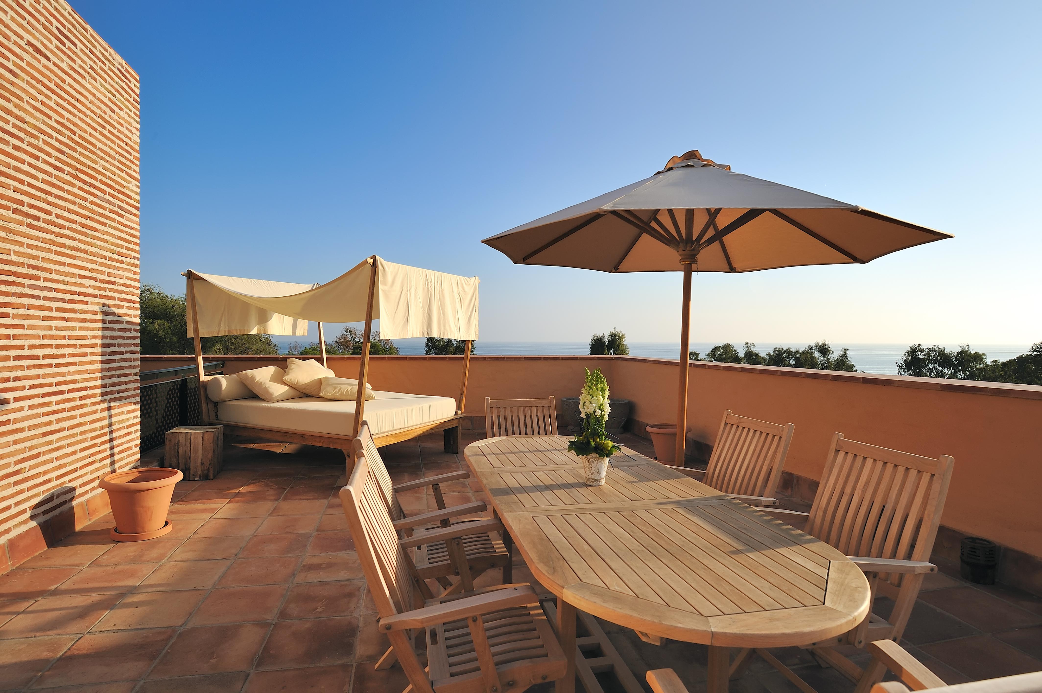 โรงแรมวินชีเอสเทรลลาเดลมาร์ มาร์เบยา ภายนอก รูปภาพ A patio