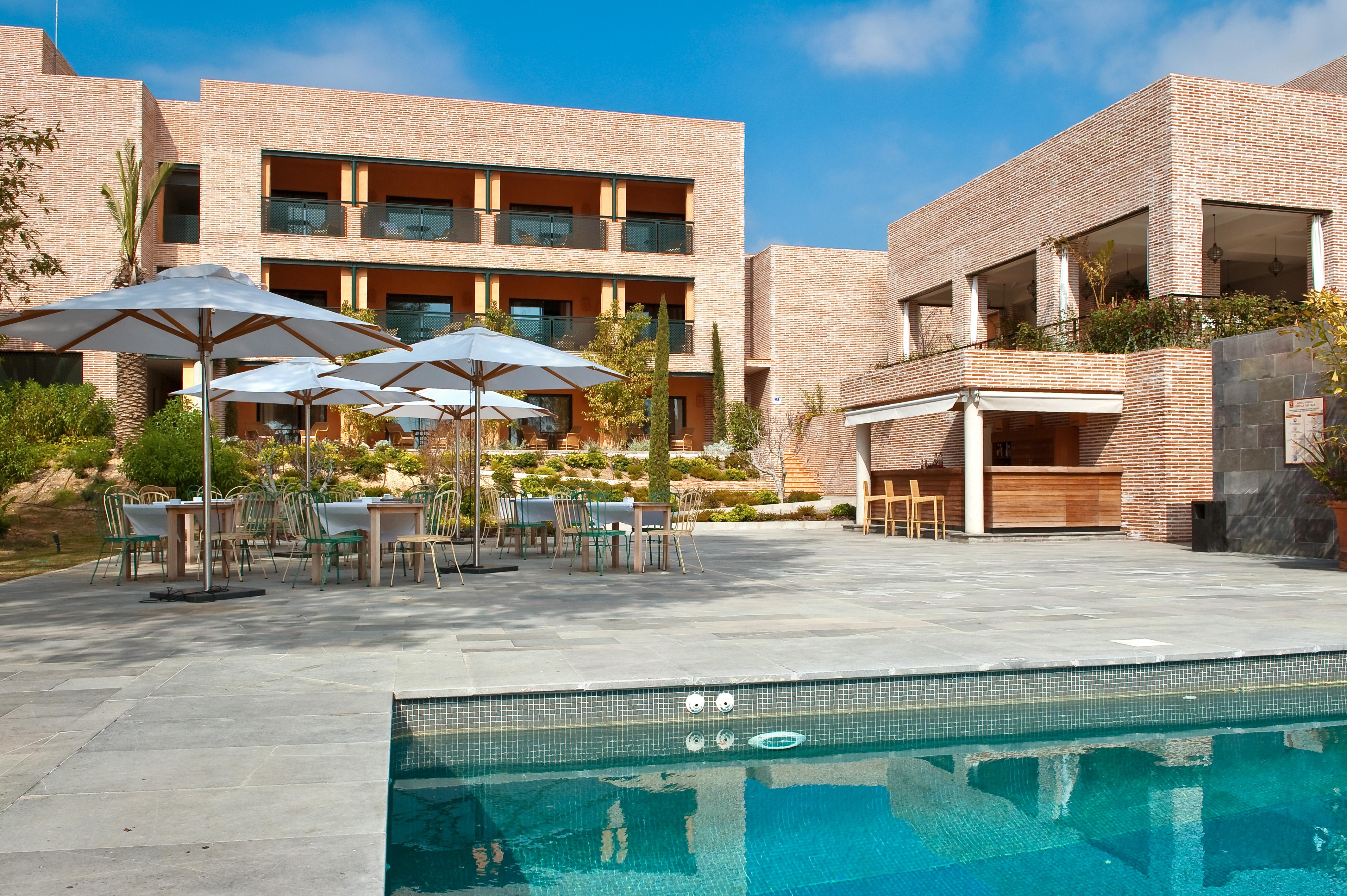 โรงแรมวินชีเอสเทรลลาเดลมาร์ มาร์เบยา ภายนอก รูปภาพ The hotel's pool