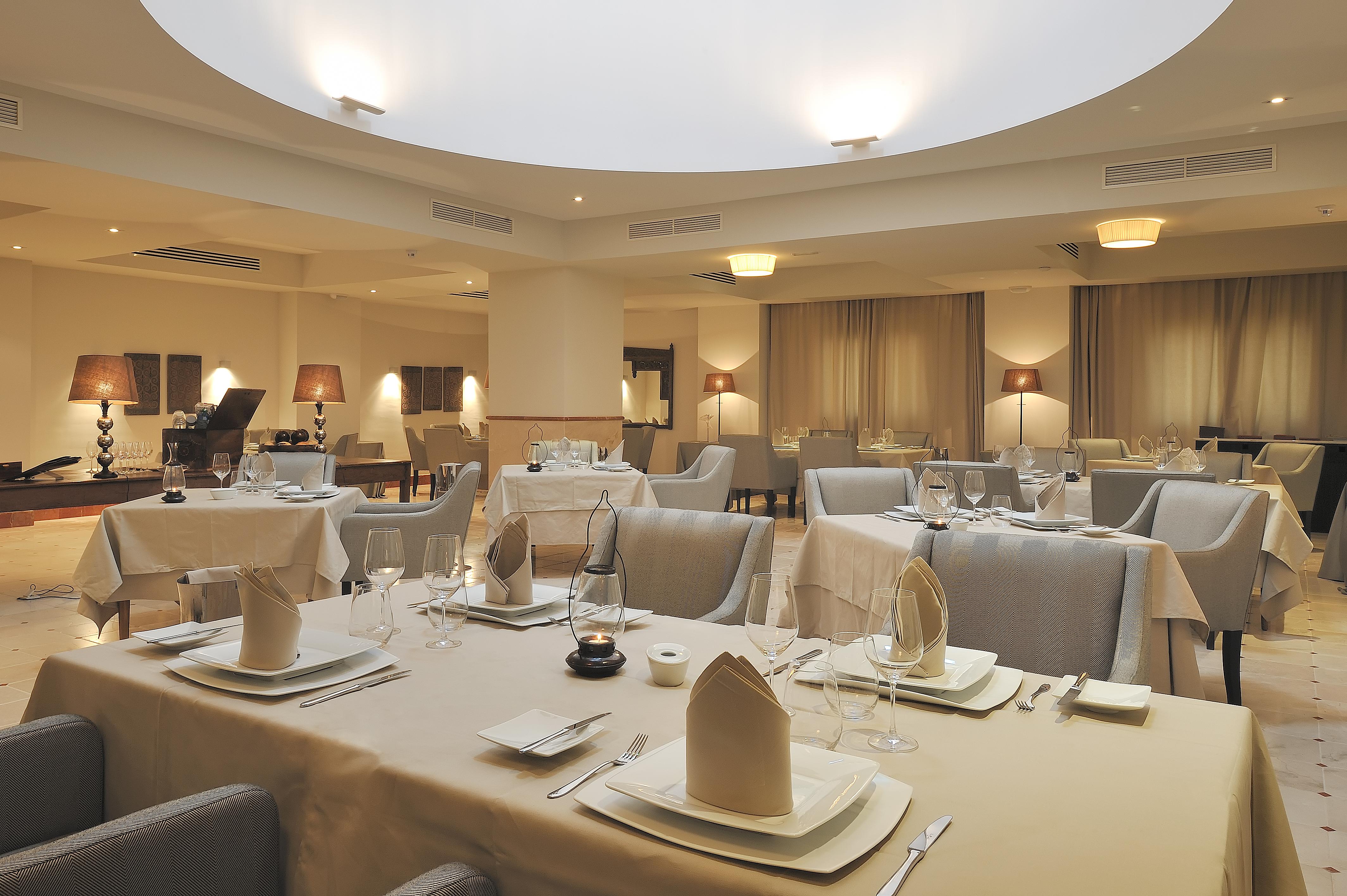 โรงแรมวินชีเอสเทรลลาเดลมาร์ มาร์เบยา ภายนอก รูปภาพ Restaurant