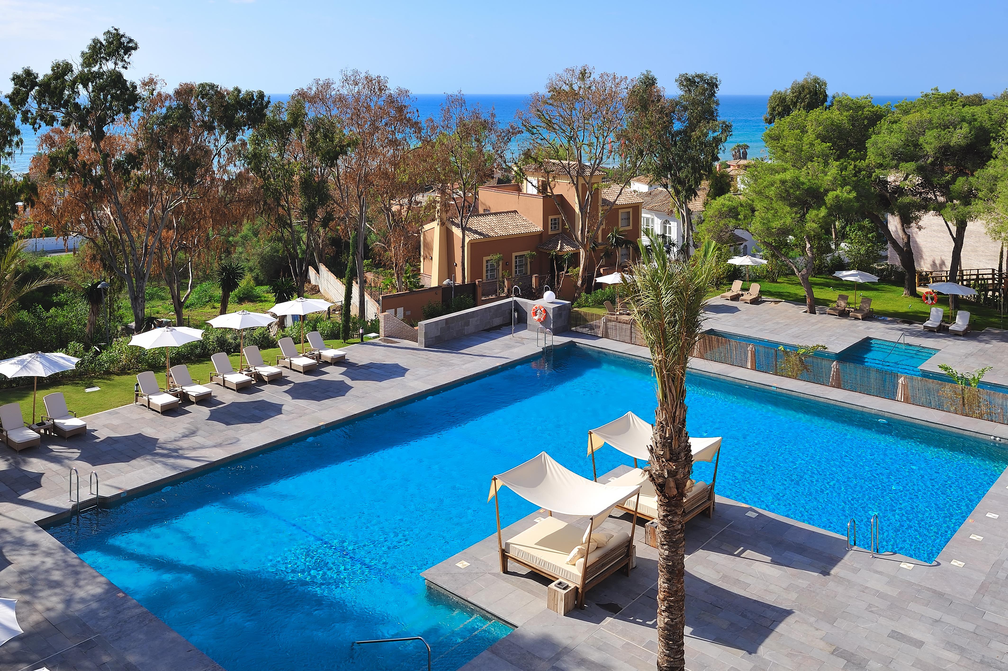 โรงแรมวินชีเอสเทรลลาเดลมาร์ มาร์เบยา ภายนอก รูปภาพ The resort's swimming pool