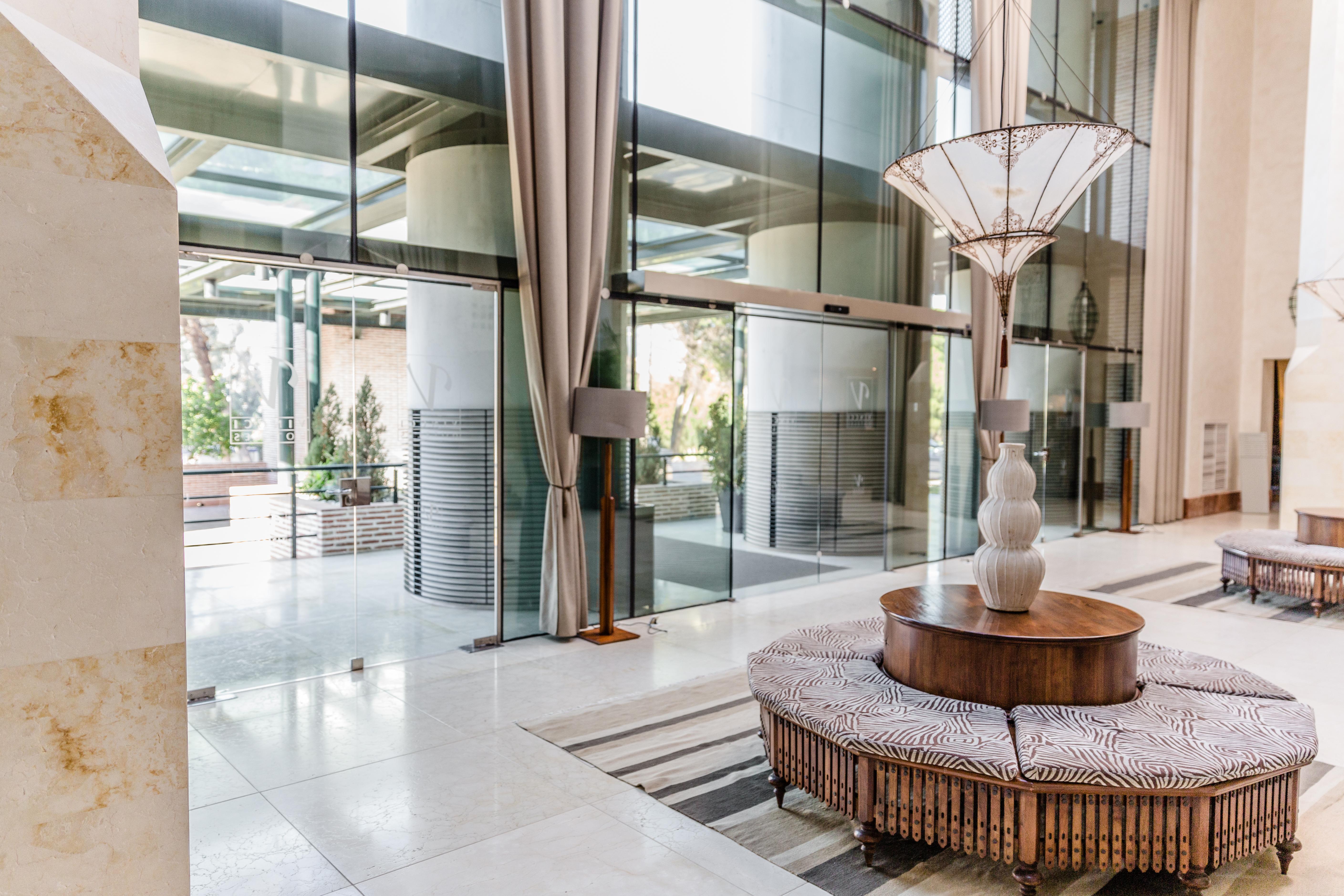 โรงแรมวินชีเอสเทรลลาเดลมาร์ มาร์เบยา ภายนอก รูปภาพ Lobby