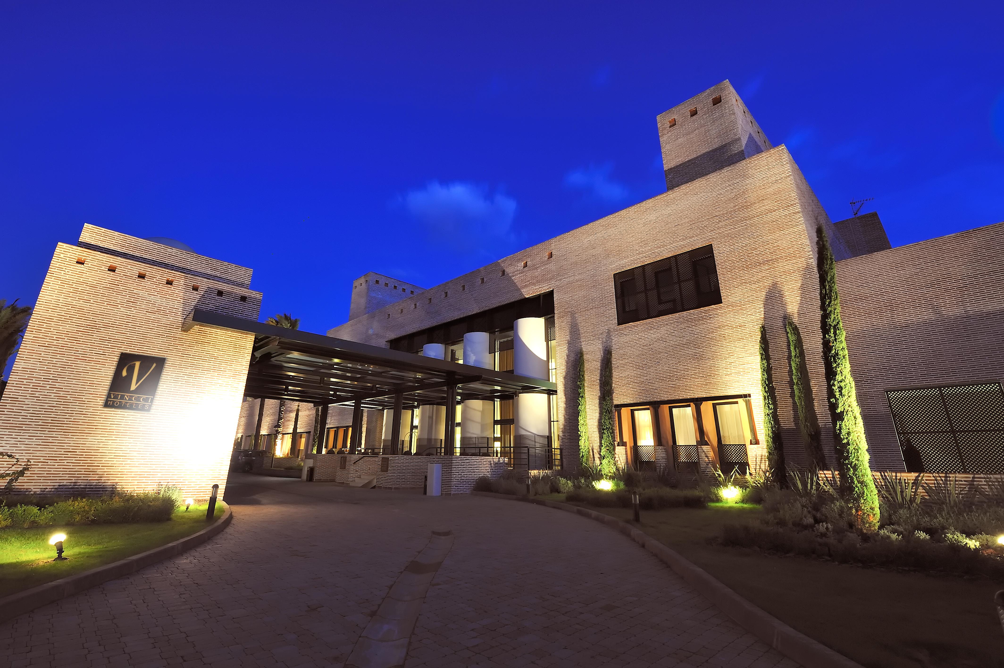 โรงแรมวินชีเอสเทรลลาเดลมาร์ มาร์เบยา ภายนอก รูปภาพ The main entrance of the museum